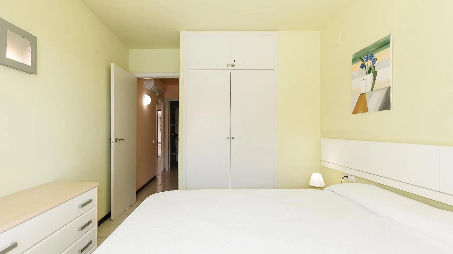 Uhc Los Flamencos Family Apartments Miami Playa İspanya