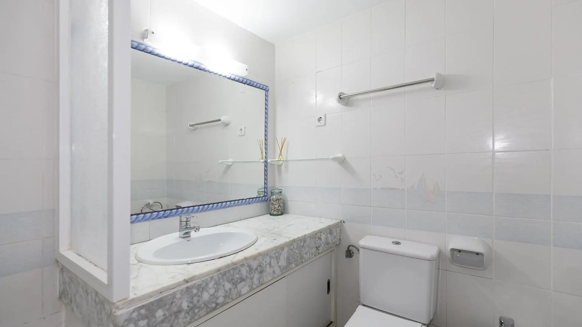 Uhc Los Flamencos Family Apartments Miami Playa İspanya